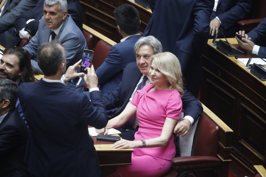 Εκλογές 2023: H «Βουλή της μιας ημέρας» ψηφίζει για πρόεδρο - Δείτε φωτογραφίες από την ορκωμοσία