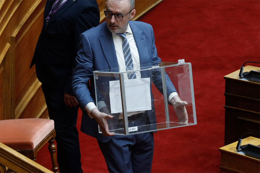 Εκλογές 2023 -  Επανεξελέγη πρόεδρος της Βουλής με 270 ψήφους ο Τασούλας 