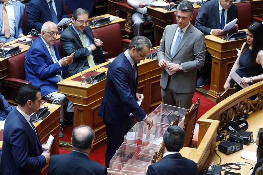 Εκλογές 2023 -  Επανεξελέγη πρόεδρος της Βουλής με 270 ψήφους ο Τασούλας 