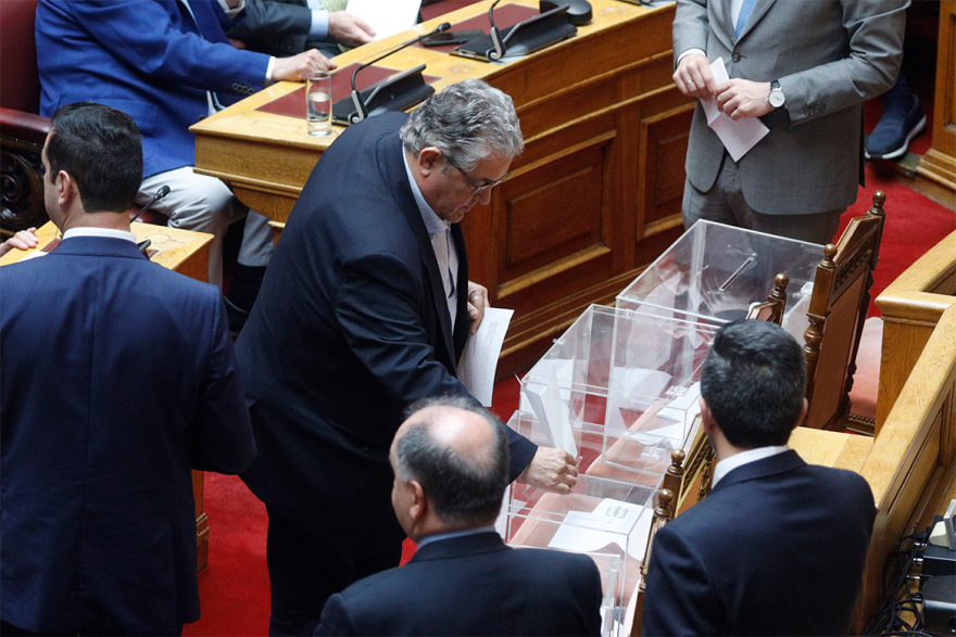 Εκλογές 2023 -  Επανεξελέγη πρόεδρος της Βουλής με 270 ψήφους ο Τασούλας 