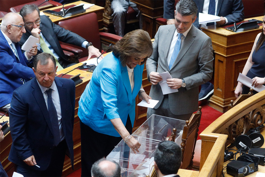 Εκλογές 2023 -  Επανεξελέγη πρόεδρος της Βουλής με 270 ψήφους ο Τασούλας 