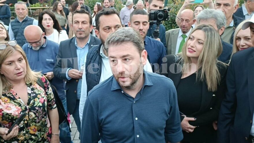 Εκλογές 2023: Πρώτη «συνάντηση» Ανδρουλάκη με Καστανίδη μετά την κόντρα για την έδρα - Δεν αντάλλαξαν ούτε ματιά