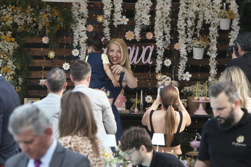 Μαρία Ηλιάκη και Στέλιος Μανουσάκης: Βάφτισαν την κόρη τους - Δείτε φωτογραφίες από το πάρτι