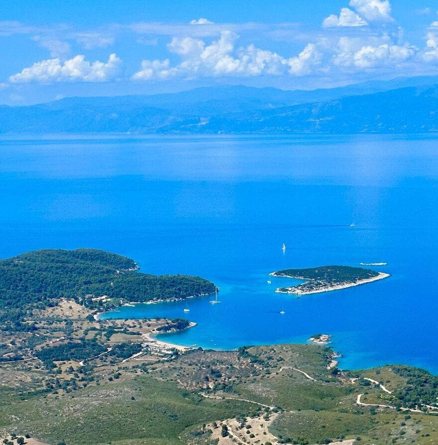 Ιβάνκα Τραμπ: «Σε ευχαριστώ Ελλάδα» λέει και δημοσιεύει φωτογραφίες από την Ύδρα και τους Δελφούς 