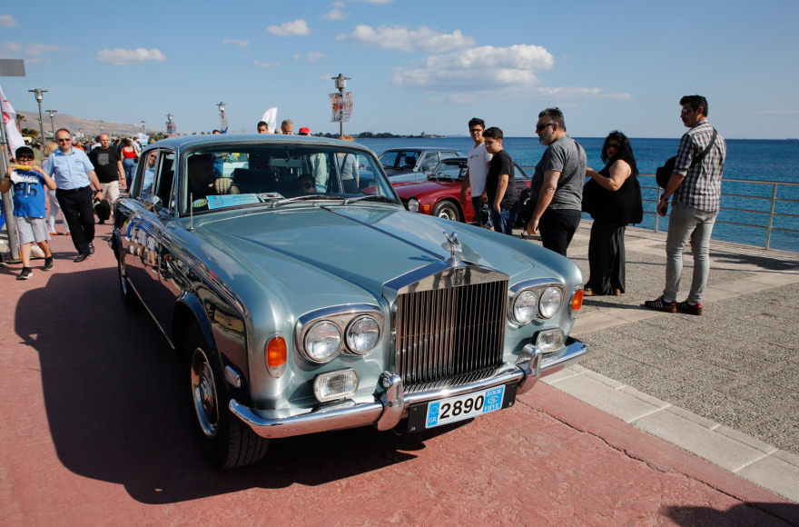 Εντυπωσίασαν διαχρονικά αυτοκίνητα στο Alimos Classic Car Sunday - Δείτε βίντεο και φωτογραφίες