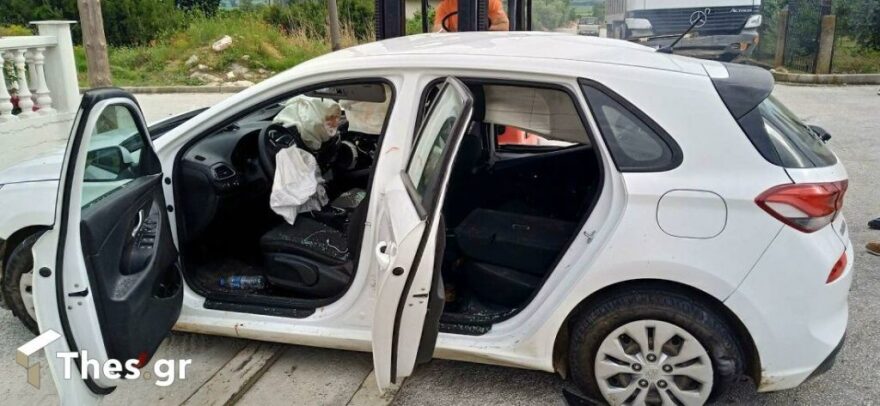 Καβάλα: Αυτοκίνητο που μετέφερε μετανάστες συγκρούστηκε με φορτηγό - Στο νοσοκομείο επτά άτομα