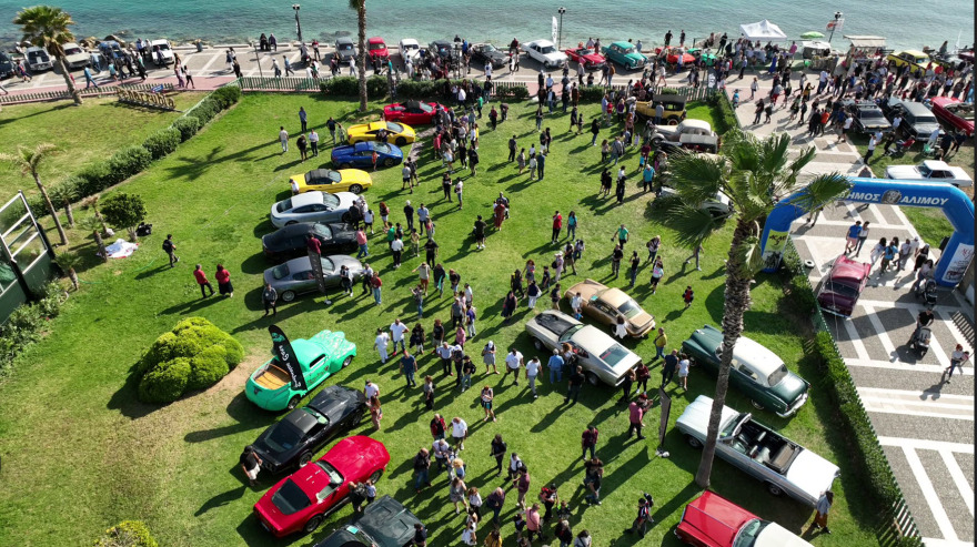 Εντυπωσίασαν διαχρονικά αυτοκίνητα στο Alimos Classic Car Sunday - Δείτε βίντεο και φωτογραφίες