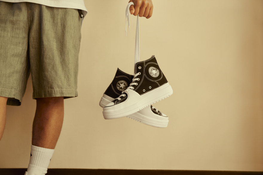 Τα sneakers που αγαπάνε οι Έλληνες celebrities