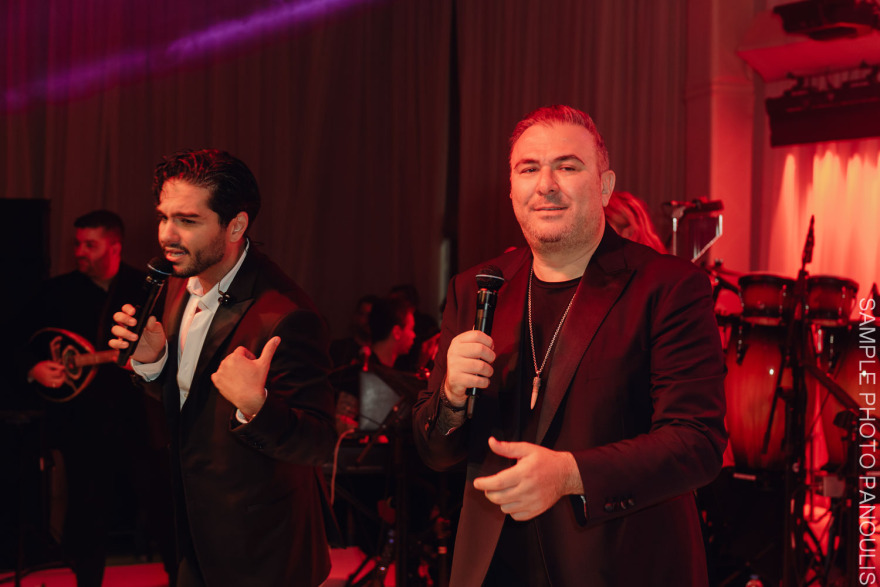 Παντρεύτηκαν Ρωμανός Ροδόπουλος και Μαργαρίτα Βλάσση -  Δείτε φωτογραφίες