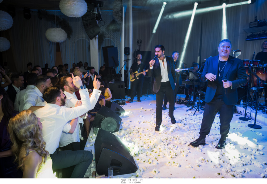 Παντρεύτηκαν Ρωμανός Ροδόπουλος και Μαργαρίτα Βλάσση -  Δείτε φωτογραφίες