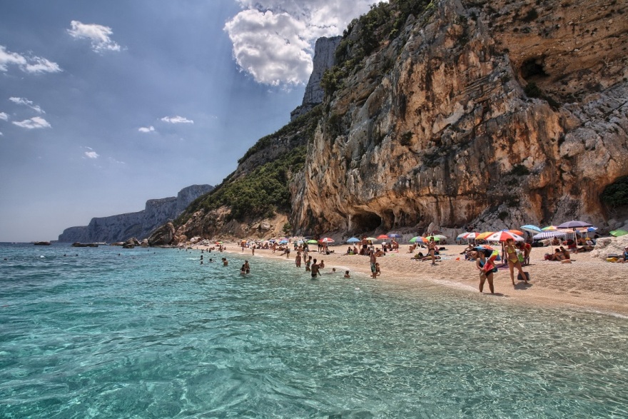 Ιταλία: Ημερήσιο πλαφόν επισκεπτών σε δημοφιλείς παραλίες