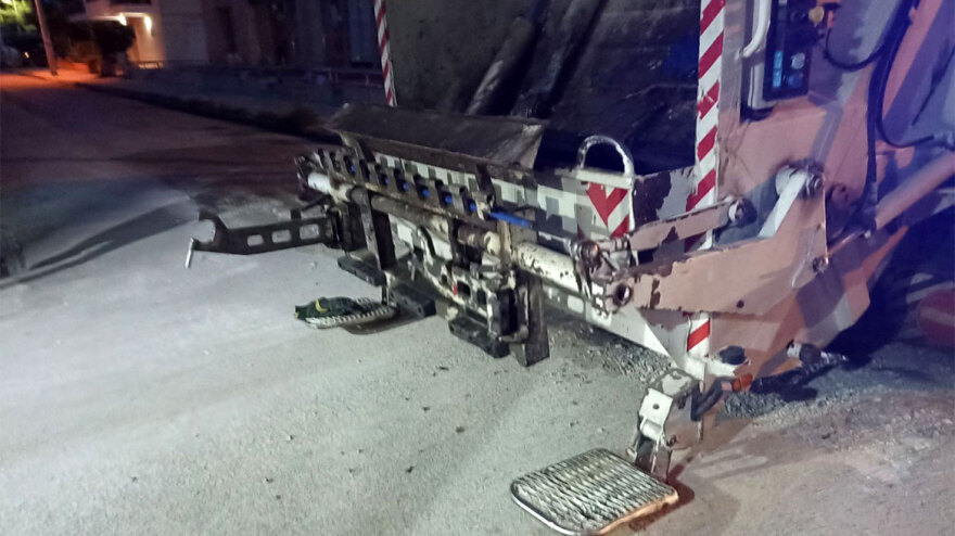 Εργατικό ατύχημα με απορριμματοφόρο στην Καλαμαριά: «Ο μηρός της έχει συνθλιβεί», λέει ο σύζυγός της 43χρονης