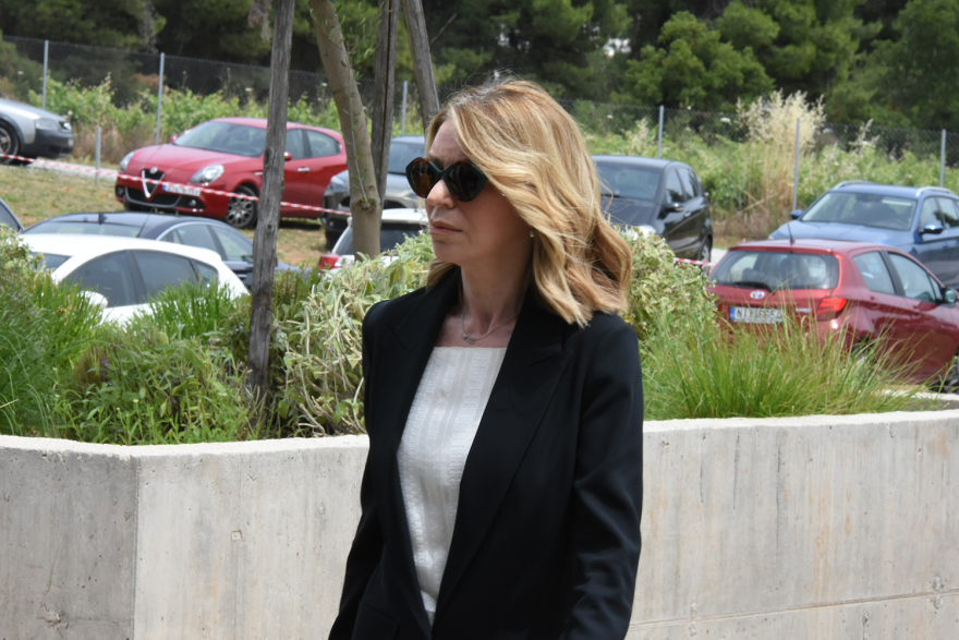 Με το «τελευταίο βράδυ μου» του Καζαντζίδη αποχαιρέτησαν τον Θεόδωρο Πάγκαλο - Δείτε φωτογραφίες 