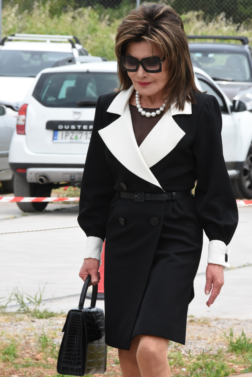 Με το «τελευταίο βράδυ μου» του Καζαντζίδη αποχαιρέτησαν τον Θεόδωρο Πάγκαλο - Δείτε φωτογραφίες 