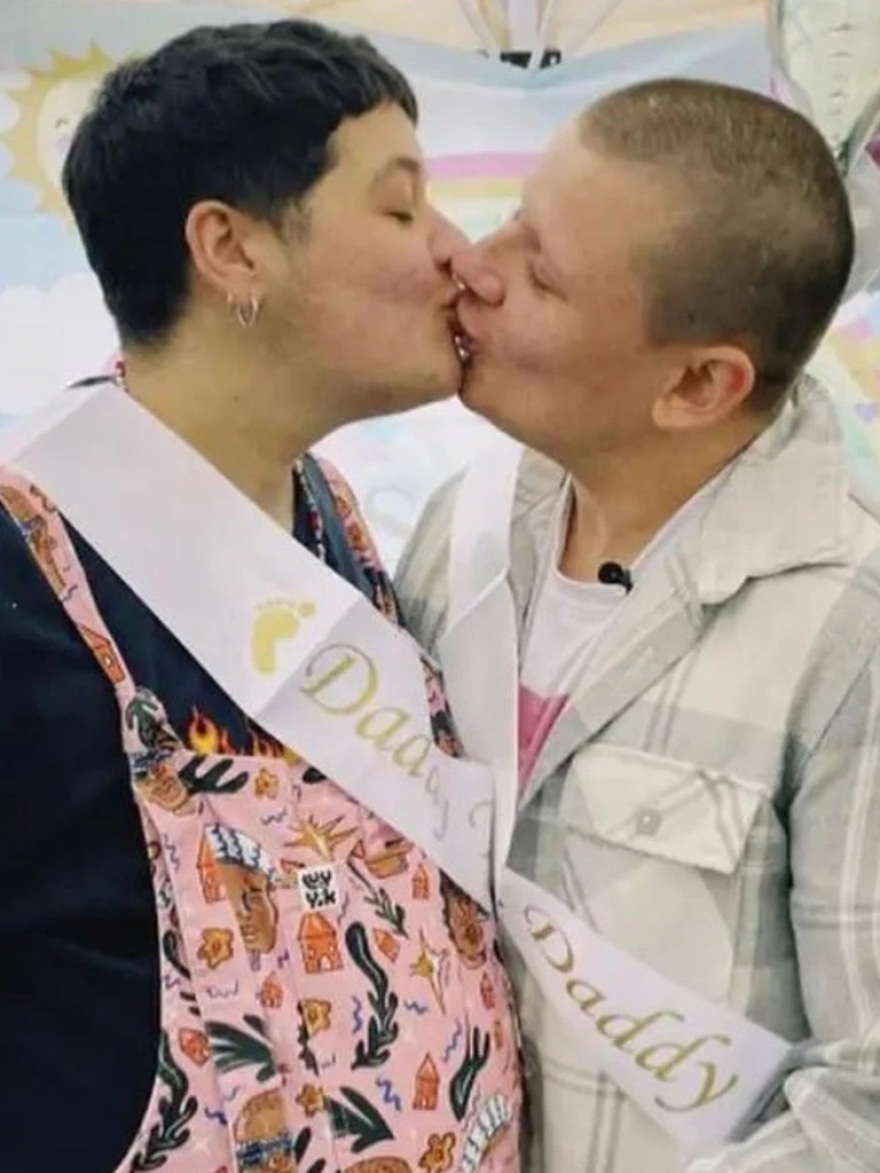 Glamour: «Είμαι τρανς άνδρας και έγκυος» - Το εξώφυλλο που ξεσήκωσε αντιδράσεις