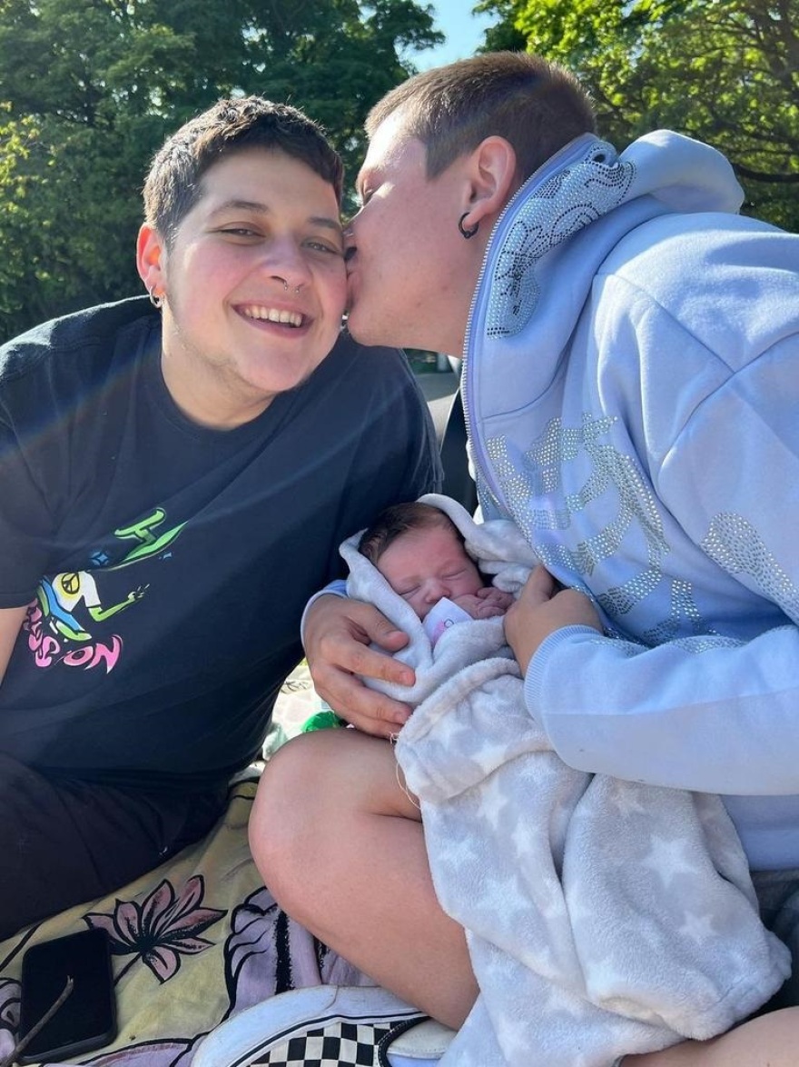 Glamour: «Είμαι τρανς άνδρας και έγκυος» - Το εξώφυλλο που ξεσήκωσε αντιδράσεις