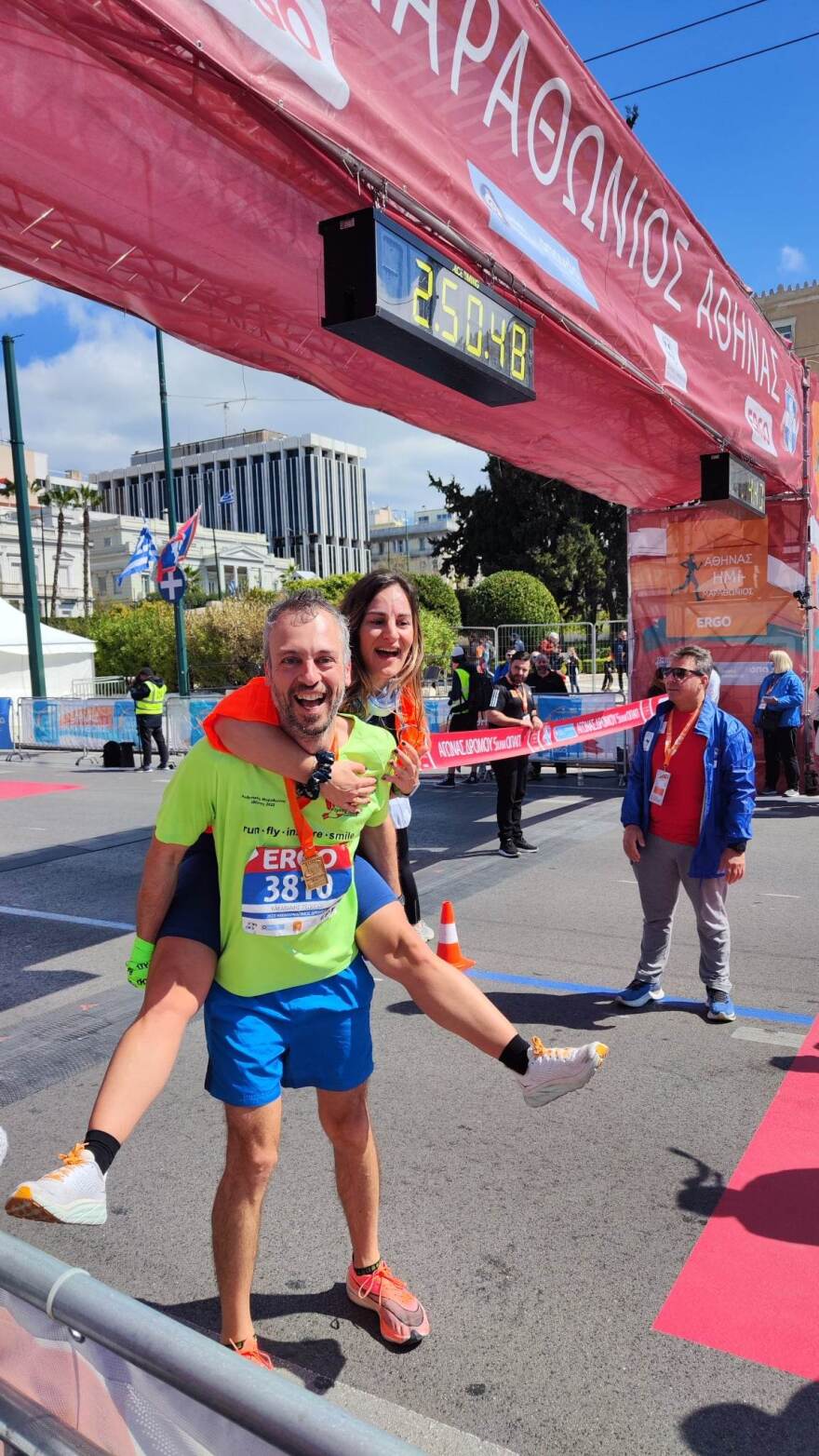 Η Νικολέτα είπε το «ναι»: Ο μαραθωνοδρόμος Γιώργος Κακαβάνης έτρεξε 14χλμ για να κάνει πρόταση γάμου στην καλή του