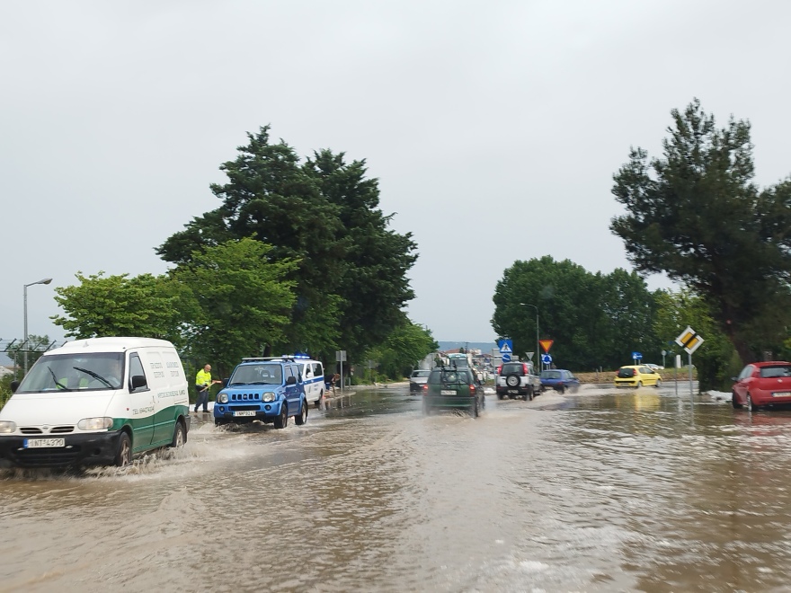 Καιρός: Η κακοκαιρία έπληξε τα Ιωάννινα με χαλάζι και σφοδρές καταιγίδες -  (βίντεο + φωτογραφίες)