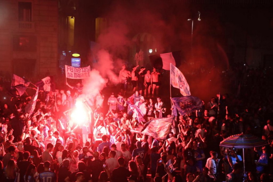 Serie A - Νάπολι: «Γκρεμίστηκε» το «Ντιέγκο Μαραντόνα» στην απονομή των Ναπολιτάνων!