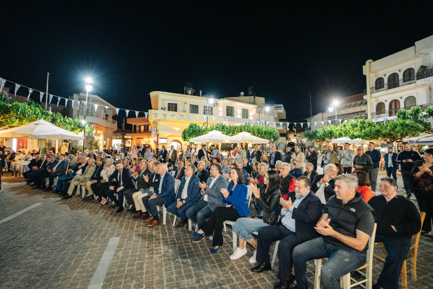 Ηράκλειο: Ανδρουλάκης, Παπανδρέου και Πάλμε στα εγκαίνια του μουσείου «Ούλοφ Πάλμε» στο Μοχό (φωτογραφίες)