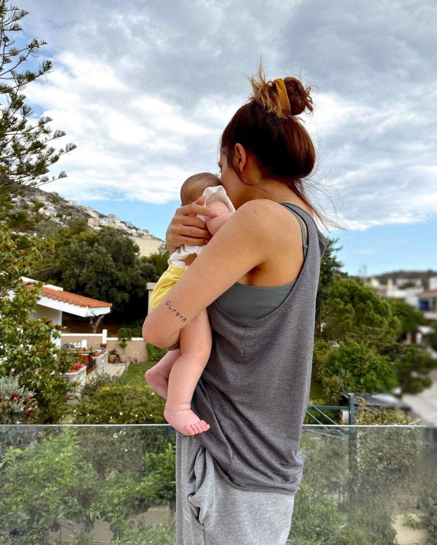 Μαίρη Συνατσάκη: Έκανε το όνομα της κόρης της τατουάζ 