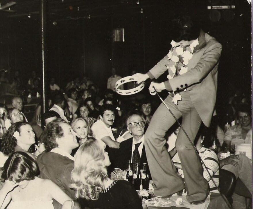  Γιάννης Φλωρινιώτης: Ο βασιλιάς της νύχτας φορούσε λαμέ