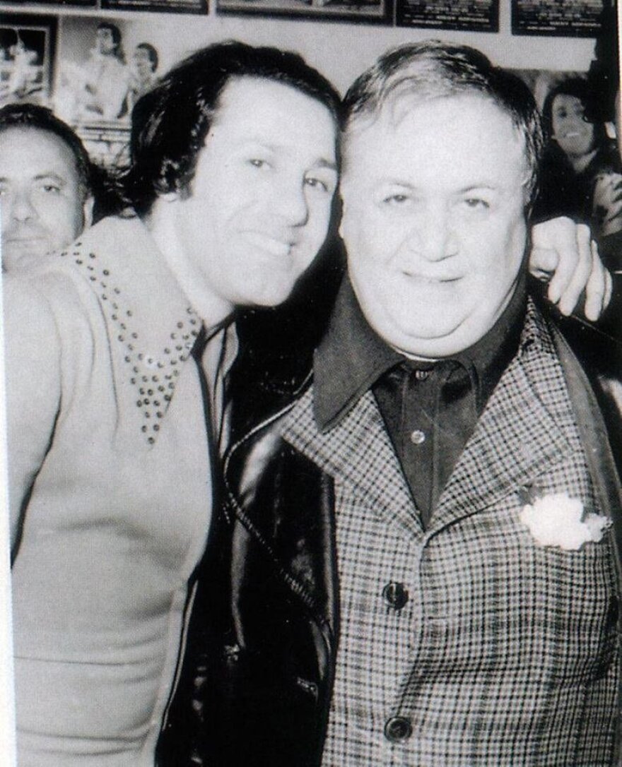  Γιάννης Φλωρινιώτης: Ο βασιλιάς της νύχτας φορούσε λαμέ