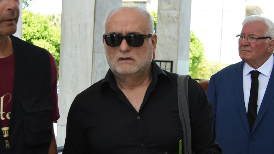 Νόνικα Γαληνέα: Συντετριμμένες οι κόρες της στην κηδεία της - Ποιοι έδωσαν το «παρών»