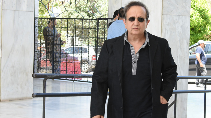 Νόνικα Γαληνέα: Συντετριμμένες οι κόρες της στην κηδεία της - Ποιοι έδωσαν το «παρών»