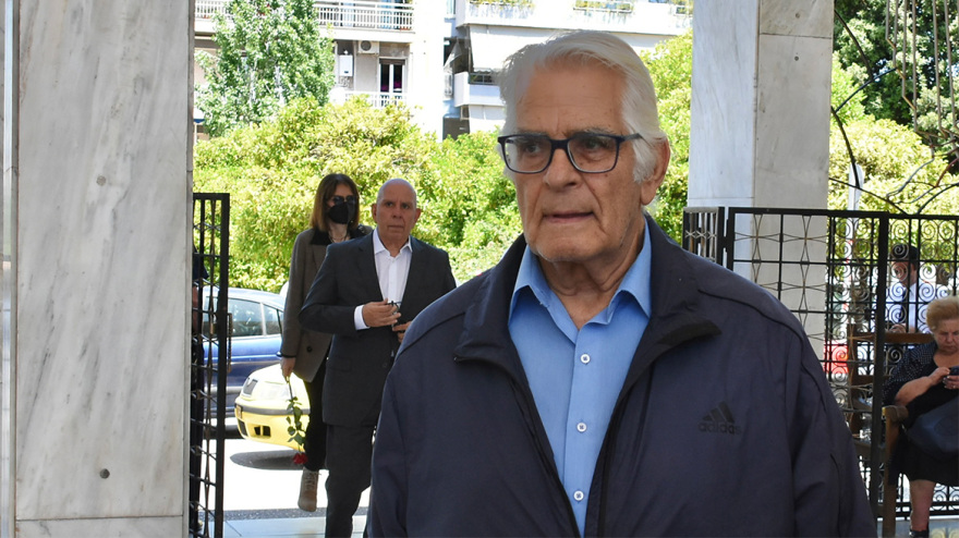 Νόνικα Γαληνέα: Συντετριμμένες οι κόρες της στην κηδεία της - Ποιοι έδωσαν το «παρών»