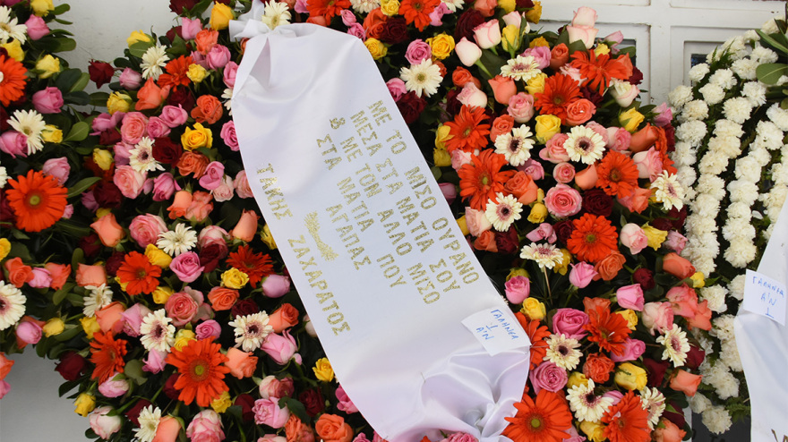 Νόνικα Γαληνέα: Συντετριμμένες οι κόρες της στην κηδεία της - Ποιοι έδωσαν το «παρών»