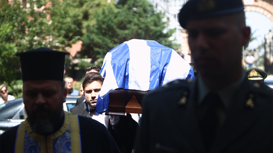 Μιχαήλ Κωσταράκος: «Αρχηγέ καλό ταξίδι» - Συγκίνηση στο τελευταίο αντίο στον πρώην αρχηγό ΓΕΕΘΑ