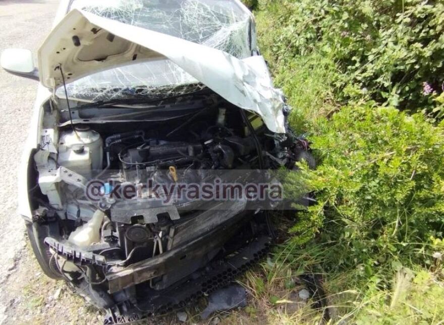 Κέρκυρα: Σοβαρό τροχαίο με σύγκρουση Ι.Χ. και λεωφορείου ΚΤΕΛ - Πέντε τραυματίες (βίντεο και φωτογραφίες)