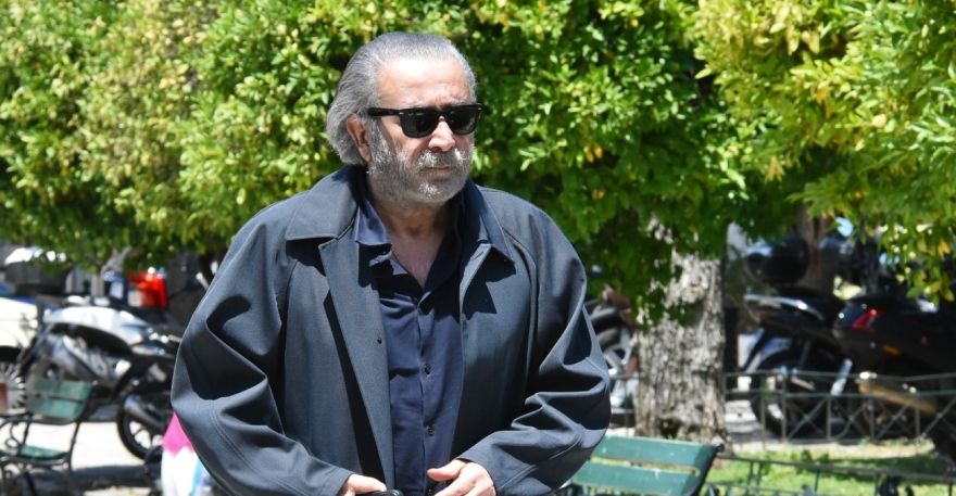 Νόνικα Γαληνέα: Συντετριμμένες οι κόρες της στην κηδεία της - Ποιοι έδωσαν το «παρών»