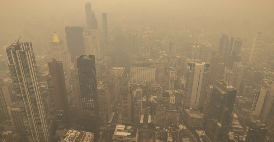 Γιατί καίγεται ο Καναδάς; Το νέφος καπνού απειλεί μέχρι και τη Νορβηγία