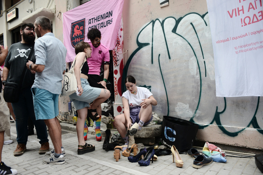 Athens Pride 2023: Δείτε τις πρώτες τακουνοδρομίες στο κέντρο της Αθήνας