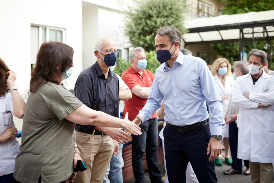 Επίσκεψη Μητσοτάκη στο «Άγιος Σάββας»: Το ΕΣΥ, παρά τις αδυναμίες του, λειτουργεί πολλές φορές σε επίπεδα αξιοζήλευτα