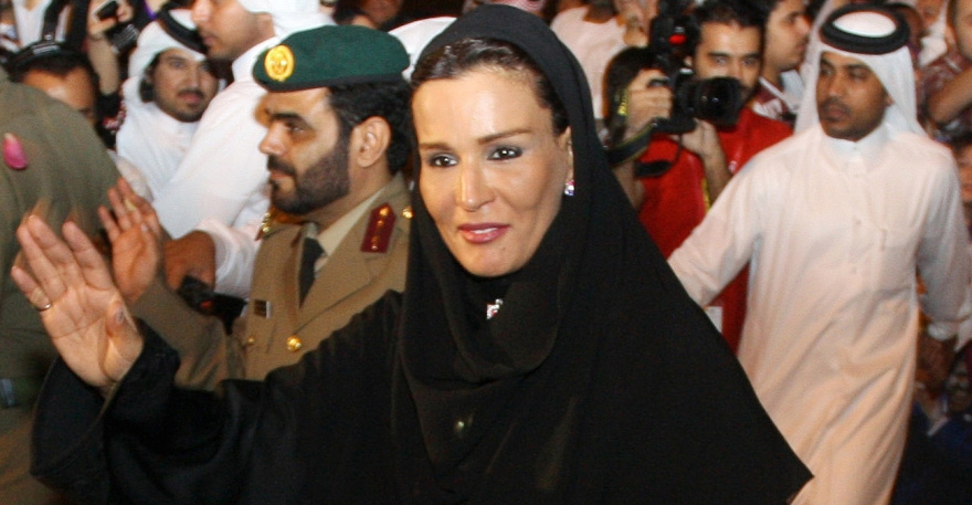 Σεΐχα Μόζα του Κατάρ: Ποια είναι η «Τζάκι Κένεντι» της Μέσης Ανατολής, η πιο κομψή γυναίκα στον κόσμο