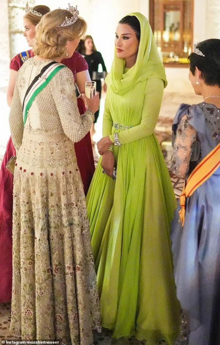 Σεΐχα Μόζα του Κατάρ: Ποια είναι η «Τζάκι Κένεντι» της Μέσης Ανατολής, η πιο κομψή γυναίκα στον κόσμο