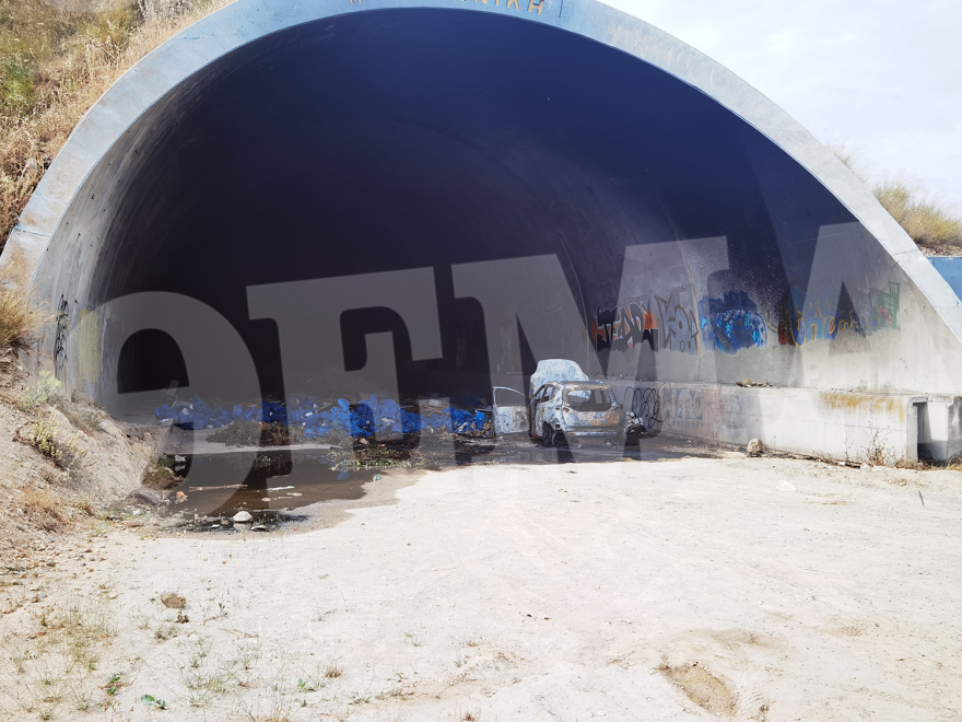 Ψάχνουν αν ο βαρύς οπλισμός στο αυτοκίνητο στο Νέο Κόσμο συνδέεται με τους δολοφόνους στον Κορυδαλλό