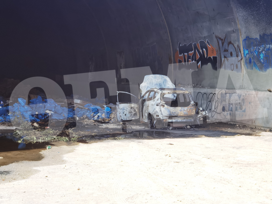 Ψάχνουν αν ο βαρύς οπλισμός στο αυτοκίνητο στο Νέο Κόσμο συνδέεται με τους δολοφόνους στον Κορυδαλλό