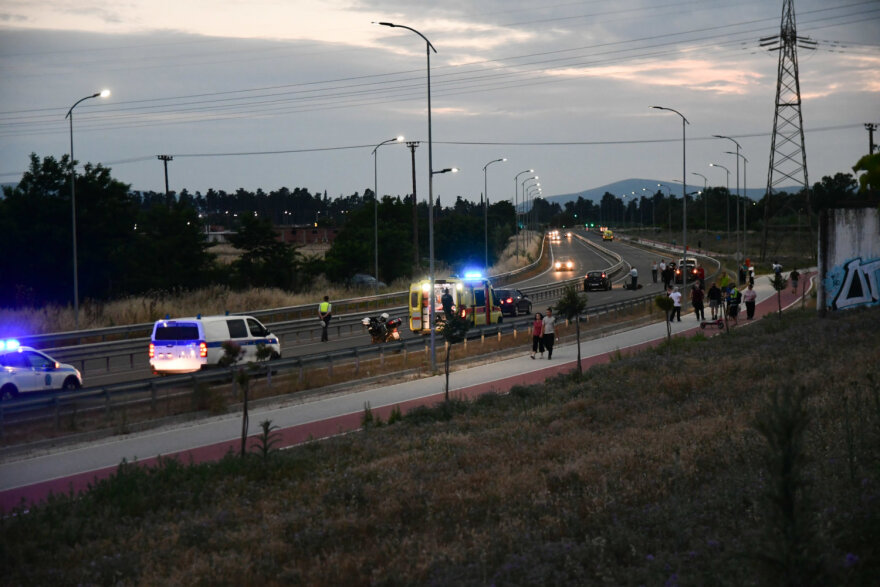 Λάρισα: Τροχαίο με μία νεκρή και έναν σοβαρά τραυματία - Δείτε φωτογραφίες