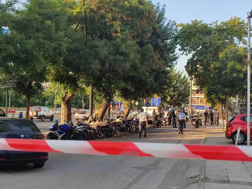 Ψάχνουν αν ο βαρύς οπλισμός στο αυτοκίνητο στο Νέο Κόσμο συνδέεται με τους δολοφόνους στον Κορυδαλλό