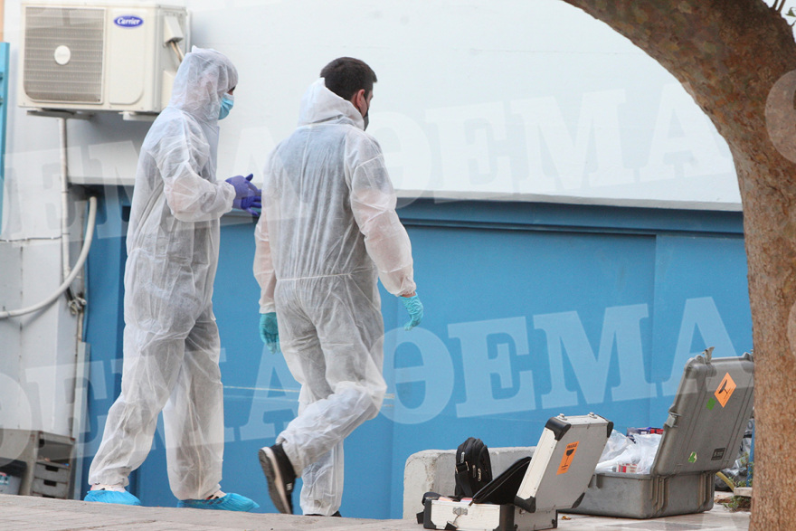 Ψάχνουν αν ο βαρύς οπλισμός στο αυτοκίνητο στο Νέο Κόσμο συνδέεται με τους δολοφόνους στον Κορυδαλλό