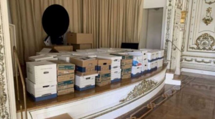 ΗΠΑ: Ο Ντόναλντ Τραμπ κρατούσε απόρρητους φακέλους για πυρηνικά στο ντους, λέει το κατηγορητήριο