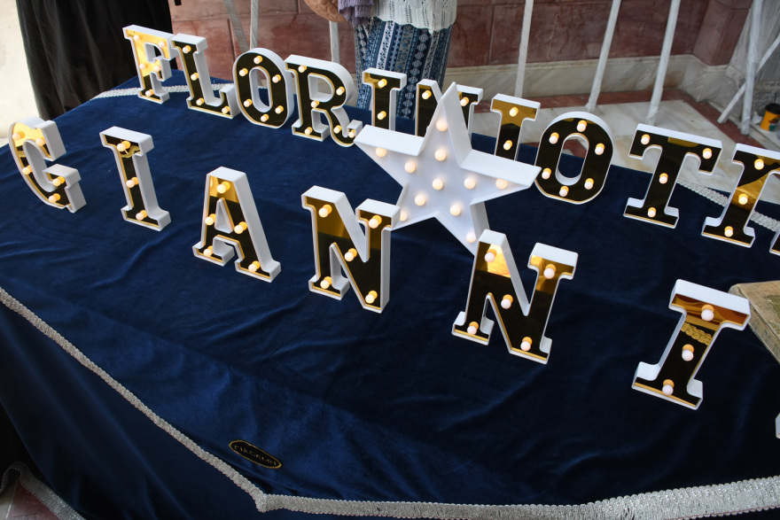 Γιάννης Φλωρινιώτης: Συντετριμμένη η κόρη του, Άννα, στην κηδεία του - «Είμαι περήφανη για σένα πατέρα» 