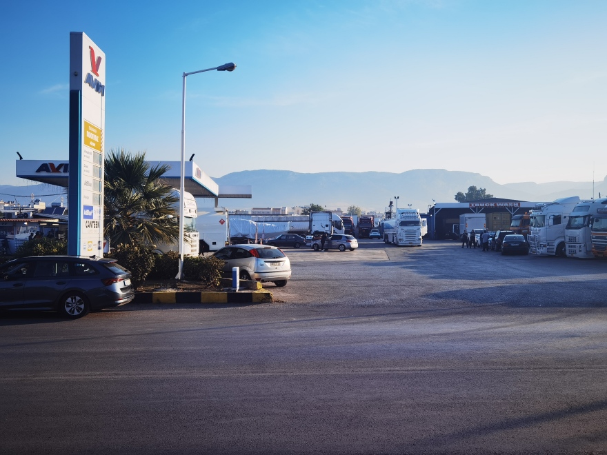 Τι κρύβεται πίσω από την εμπρηστική επίθεση σε βενζινάδικο στον Ασπρόπυργο τα ξημερώματα