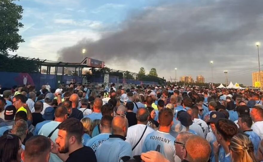 Τελικός Champions League 2023: Περπάτημα έως και 8 χλμ για είσοδο στο Ατατούρκ - Φωτιά σε αποθήκη κοντά στο στάδιο 