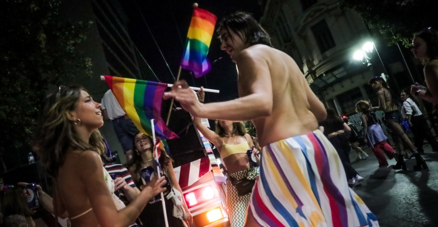 Athens Pride 2023: Μαζική συμμετοχή στην πορεία υπερηφάνειας - Χρώματα, μουσικές και εντυπωσιακές εικόνες