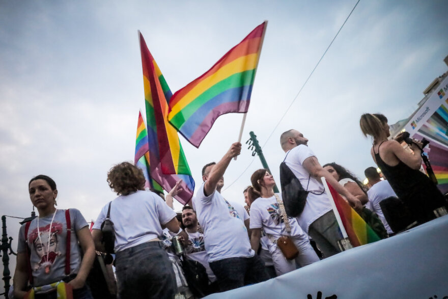 Athens Pride 2023: Μαζική συμμετοχή στην πορεία υπερηφάνειας - Χρώματα, μουσικές και εντυπωσιακές εικόνες